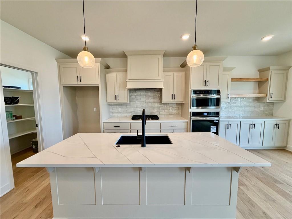 512 Skyview Lane Property Photo 12