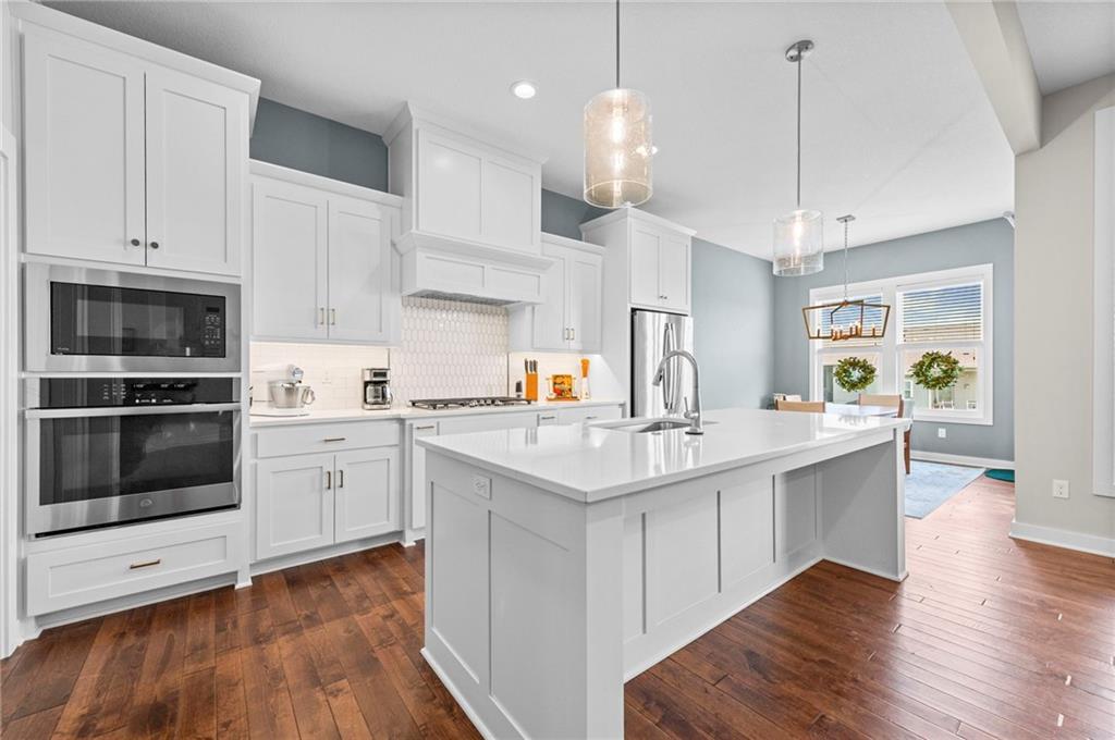 17048 W 168th Place Property Photo 7