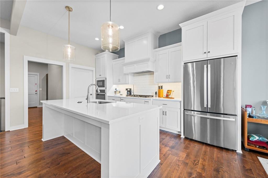 17048 W 168th Place Property Photo 10
