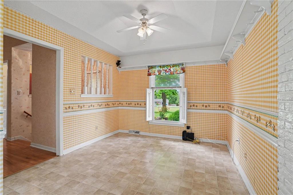 2100 Crescent Drive Property Photo 8