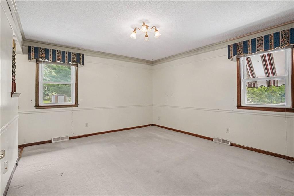 2100 Crescent Drive Property Photo 12