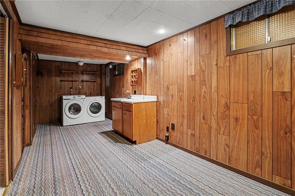 2100 Crescent Drive Property Photo 19