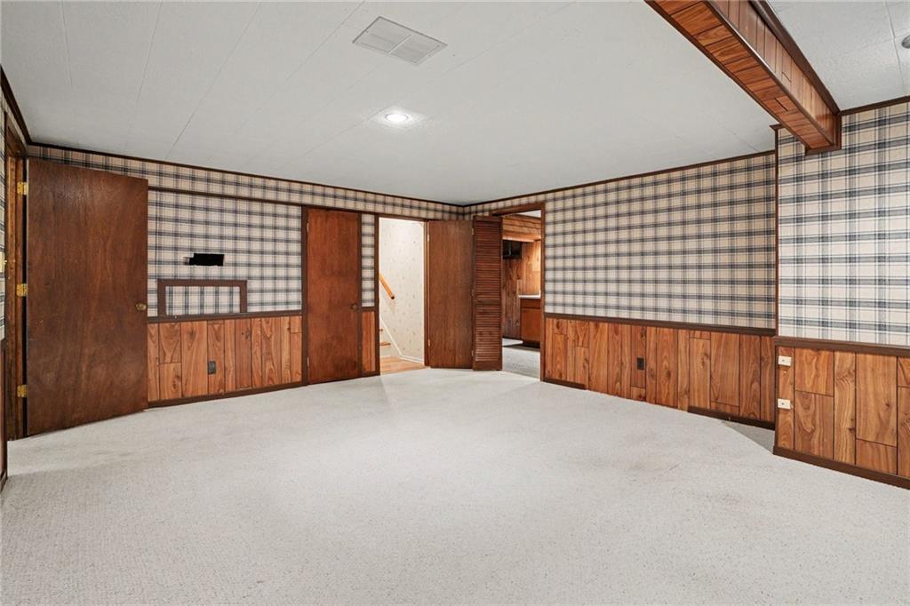2100 Crescent Drive Property Photo 20