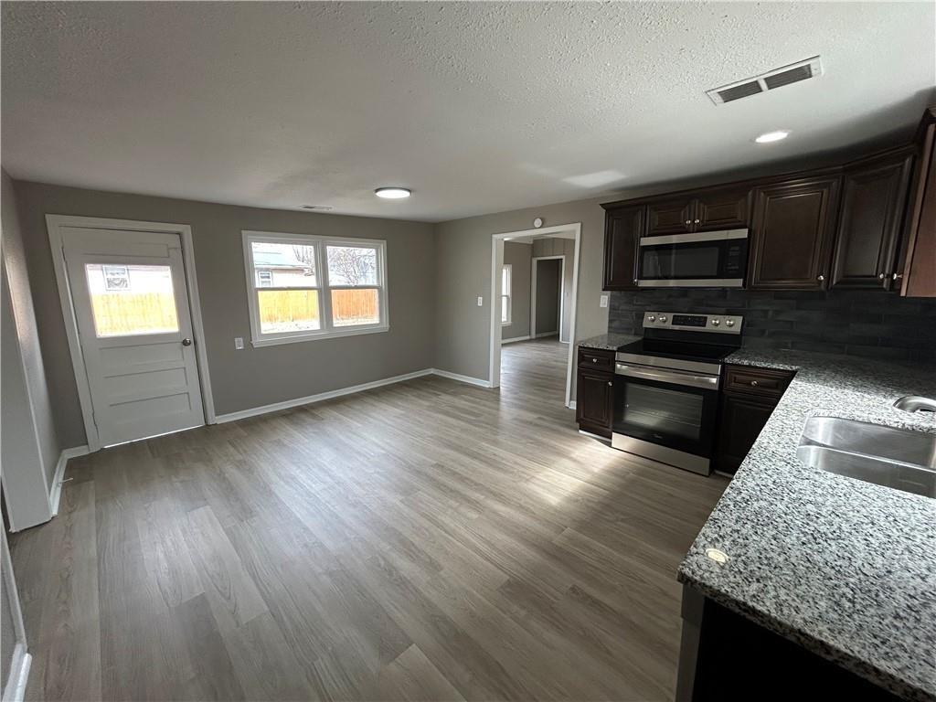 4703 N Hifner Street Property Photo 6