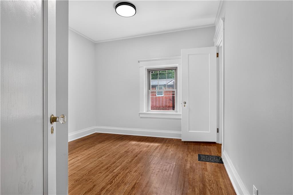 706 W 8th Street Property Photo 25