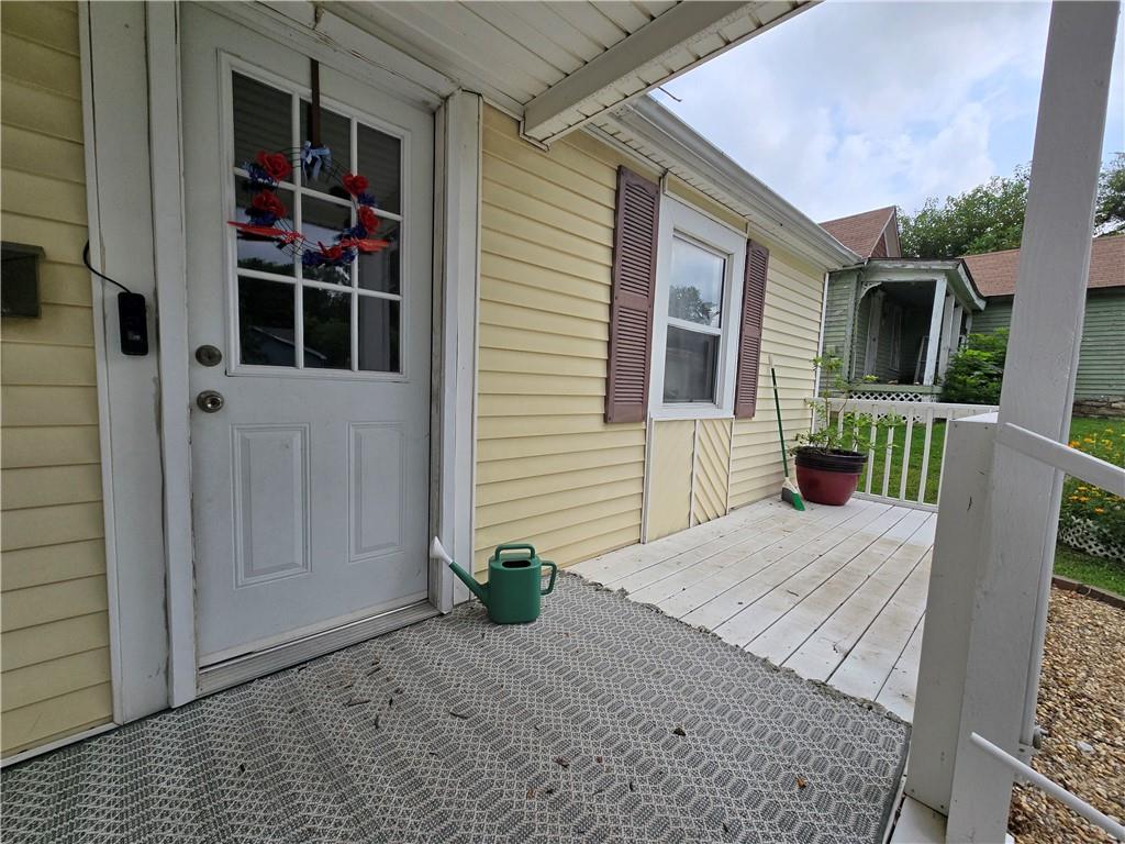 403 E 6th Street Property Photo 6
