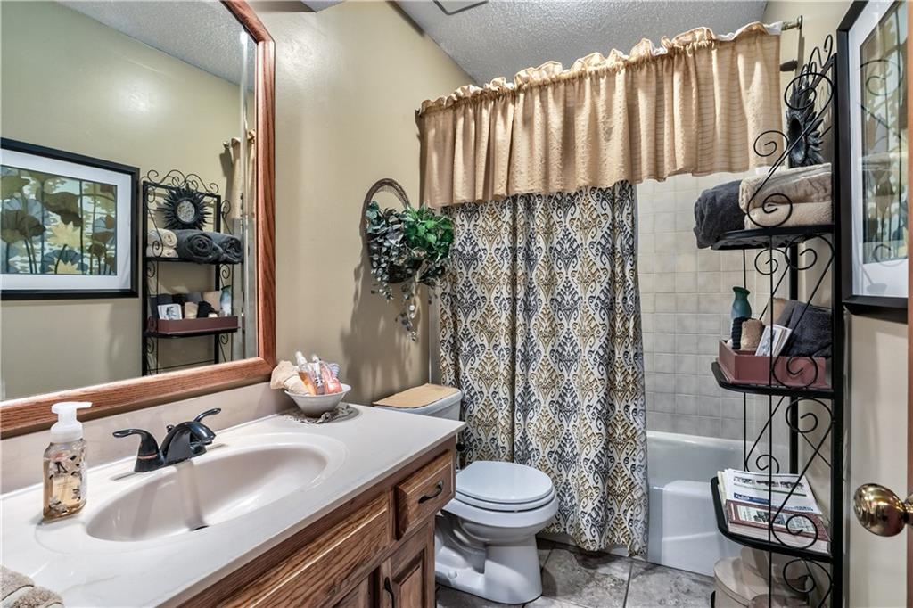 18502 W 114th Street Property Photo 20