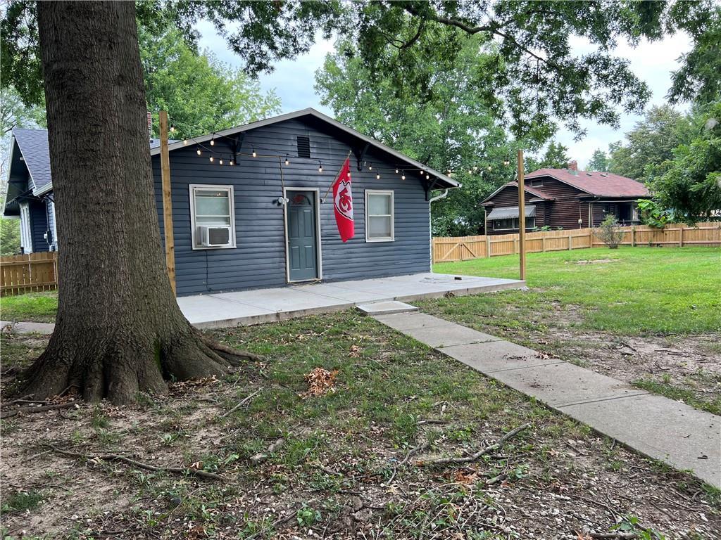 3745 N Indiana Avenue Property Photo 18