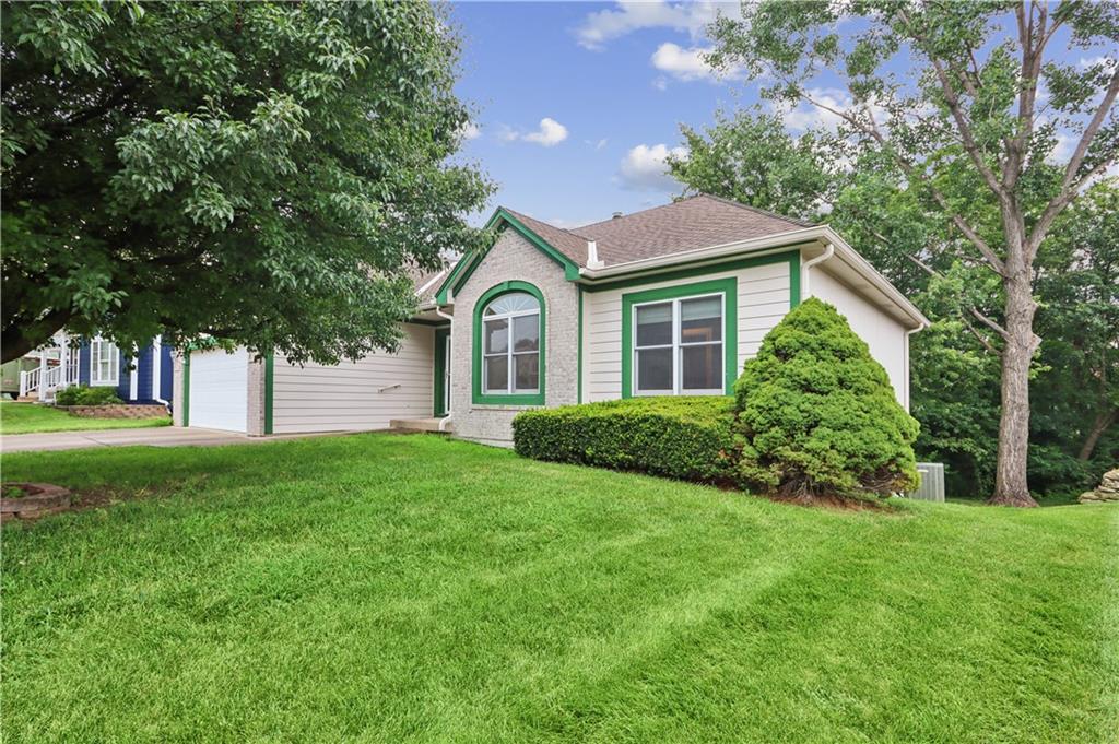 7723 N Conant Avenue Property Photo 1