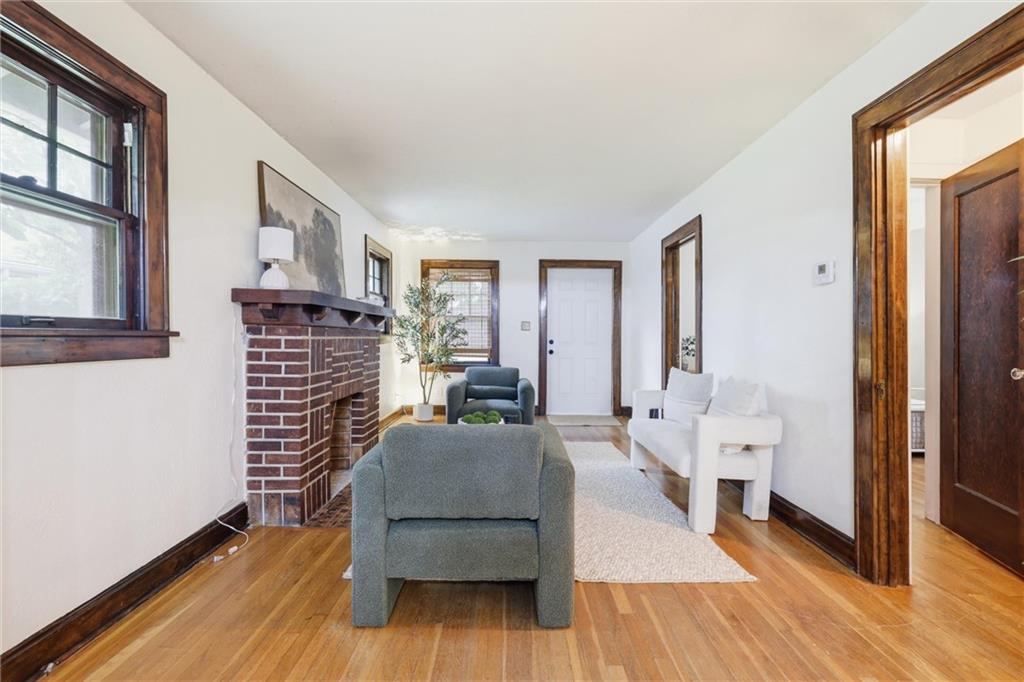 211 W 77th Terrace Property Photo 11