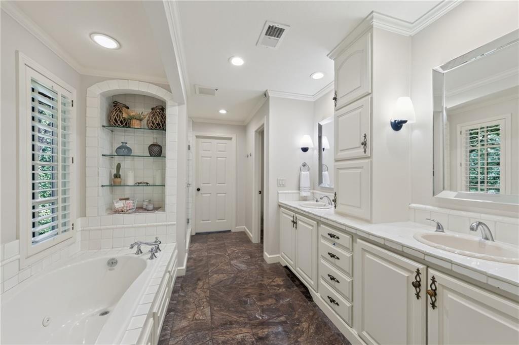 1340 Camelot Drive Property Photo 33
