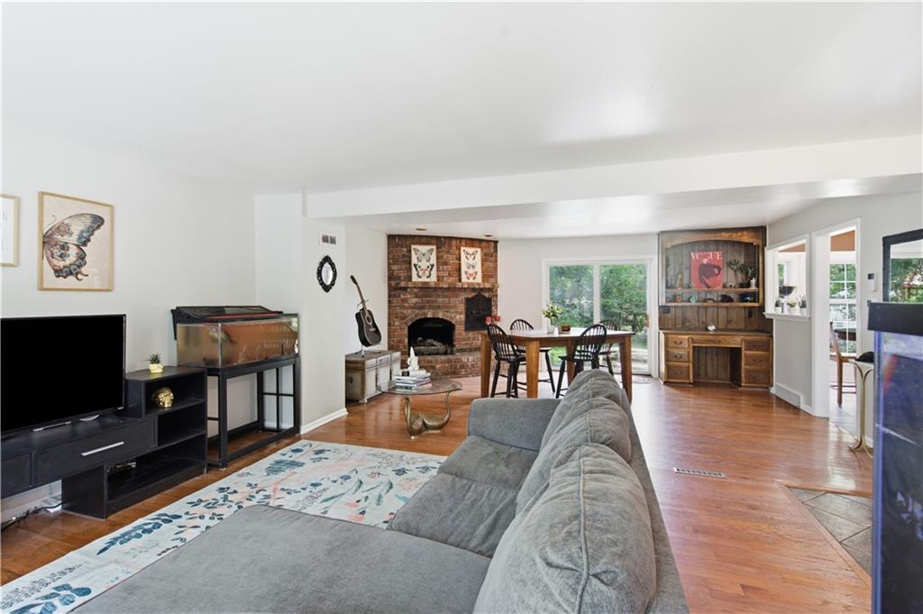 12739 Overbrook Road Property Photo 2