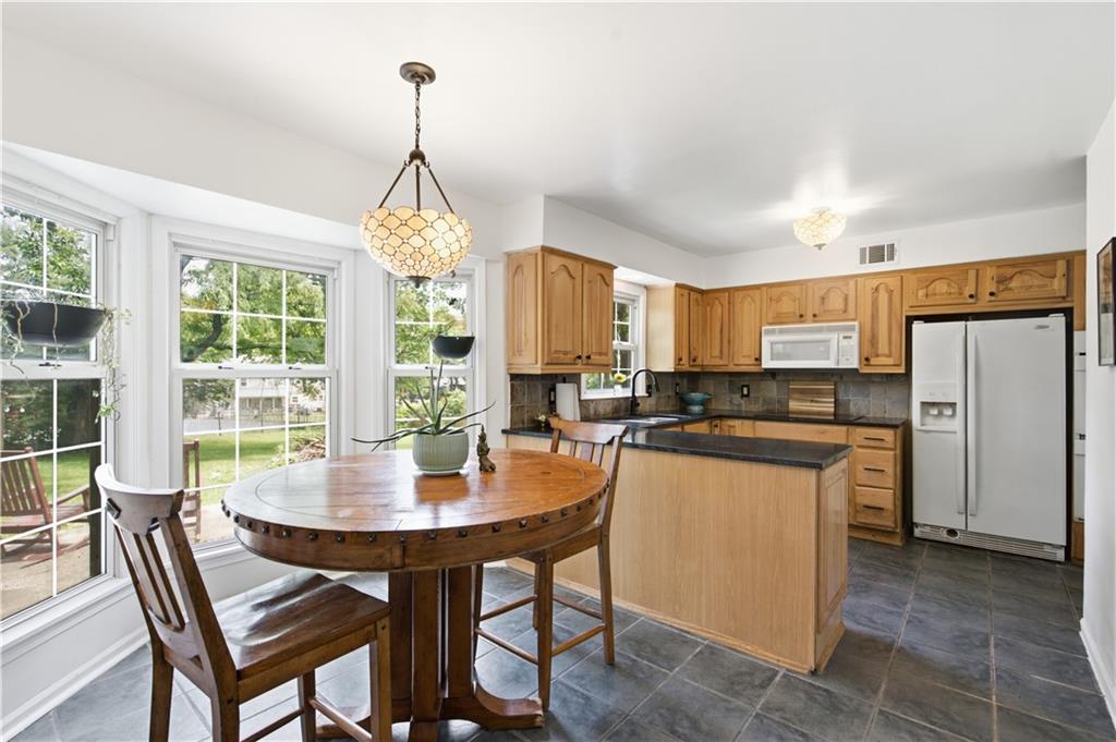 12739 Overbrook Road Property Photo 3