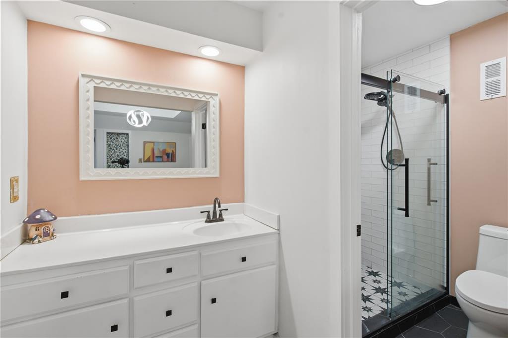 12739 Overbrook Road Property Photo 11