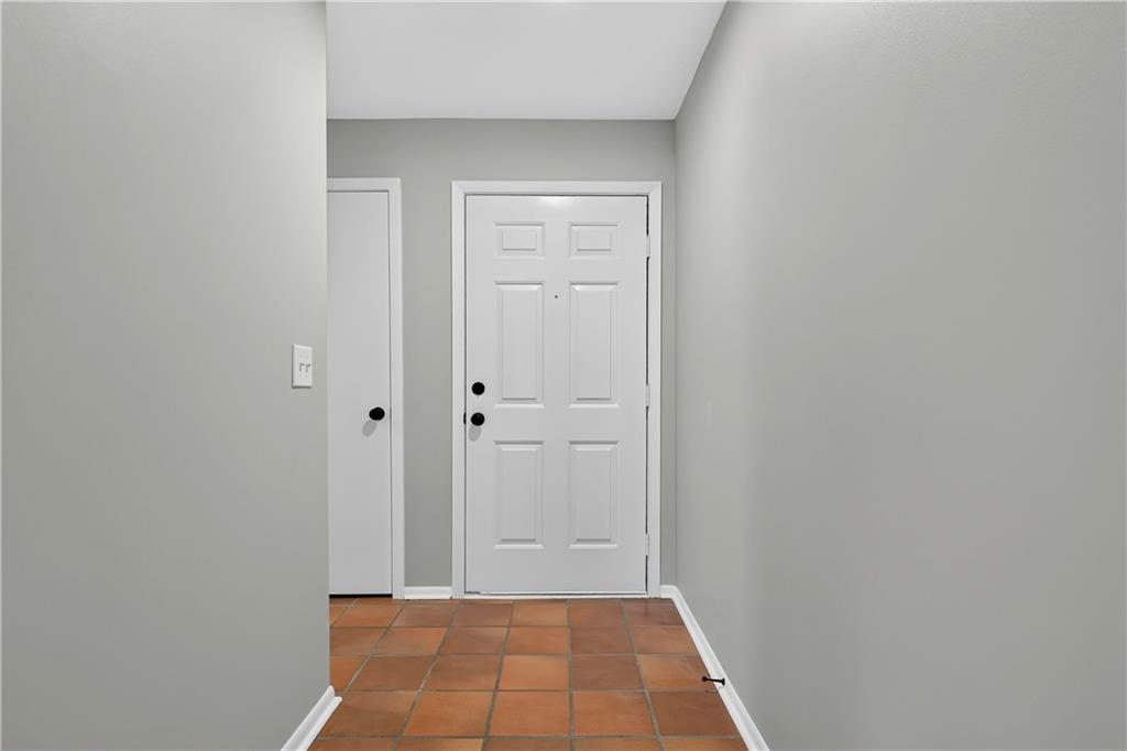 12726 W 110th Terrace Property Photo 5