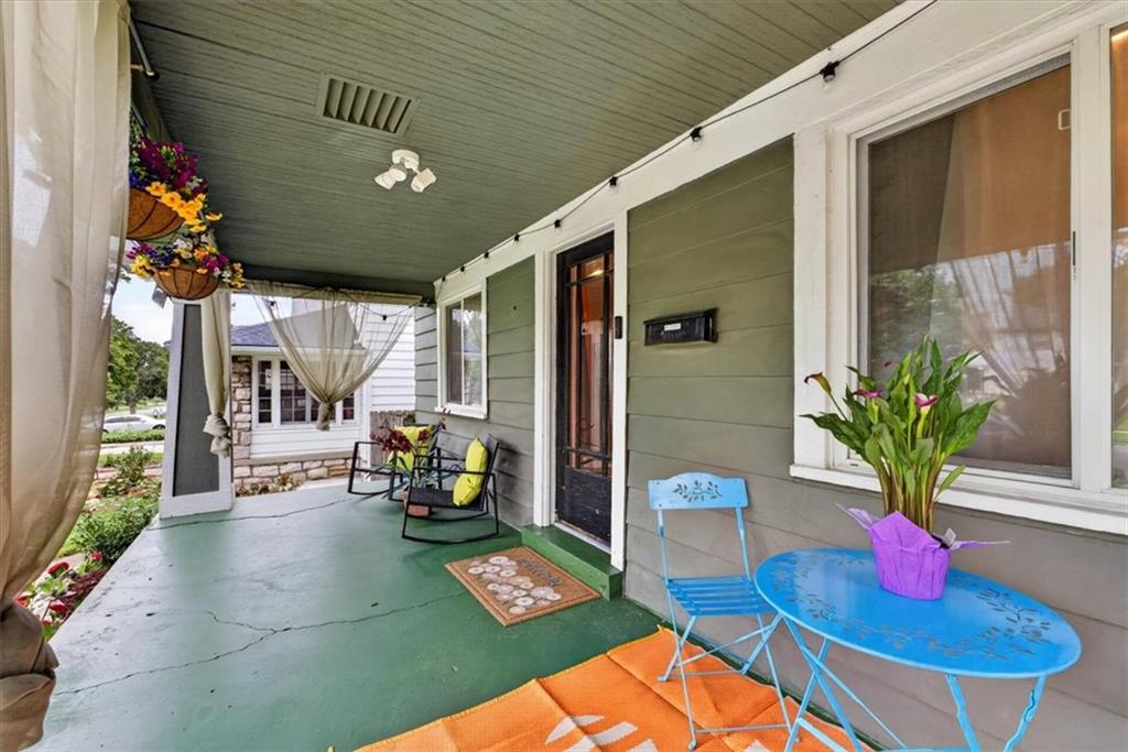 301 N Van Brunt Boulevard Property Photo 7