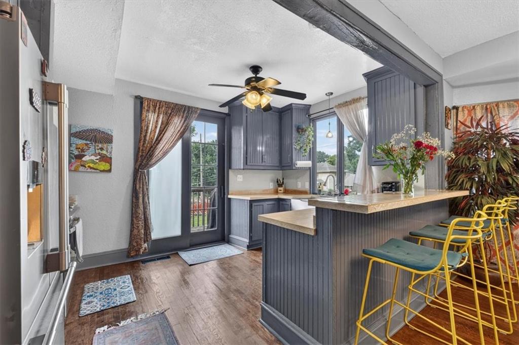 301 N Van Brunt Boulevard Property Photo 19