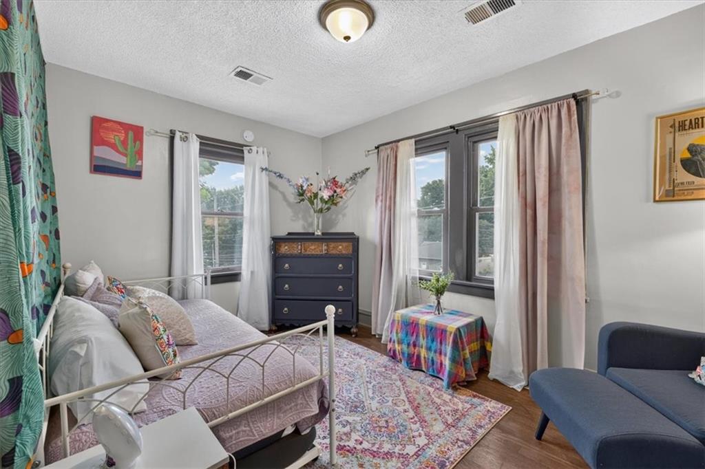 301 N Van Brunt Boulevard Property Photo 32