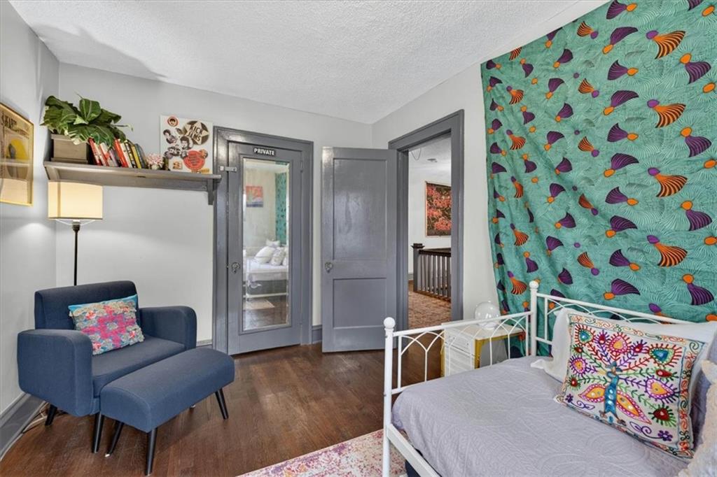 301 N Van Brunt Boulevard Property Photo 33