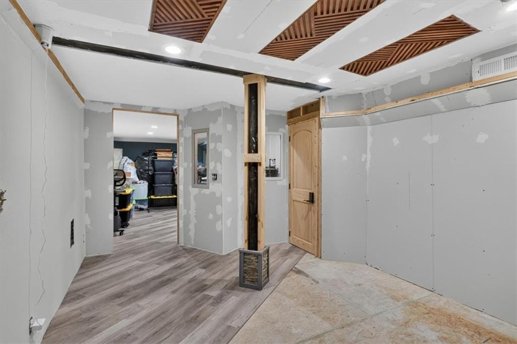301 N Van Brunt Boulevard Property Photo 45