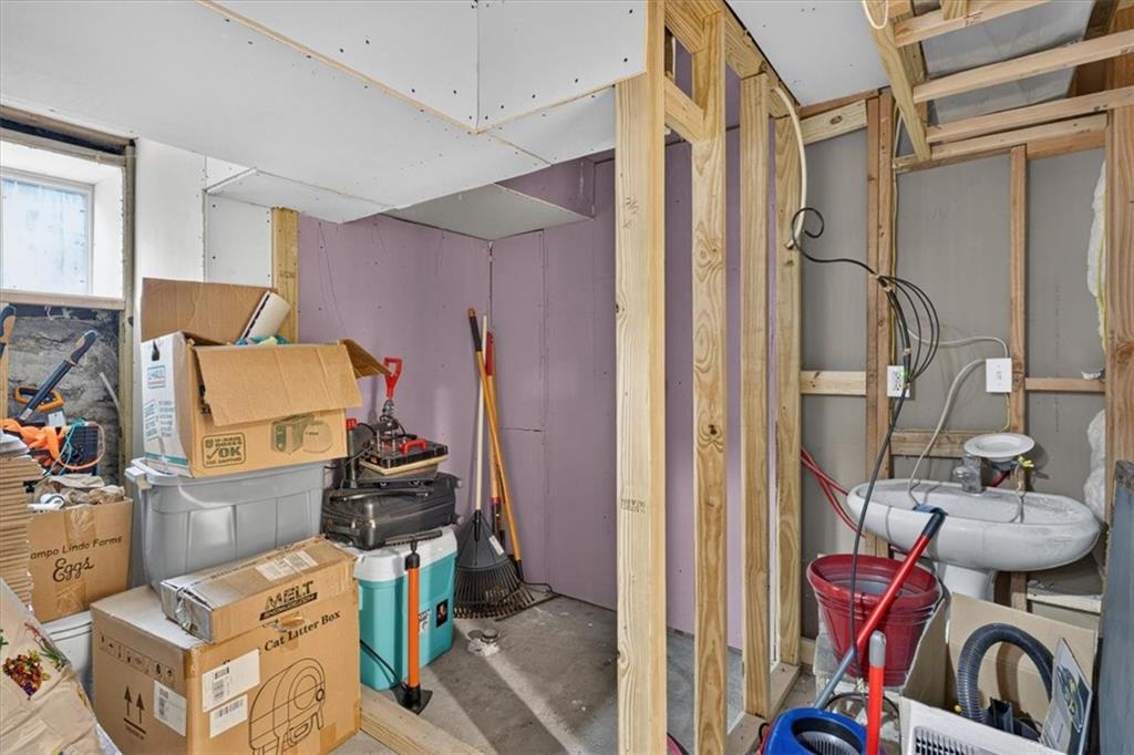 301 N Van Brunt Boulevard Property Photo 48