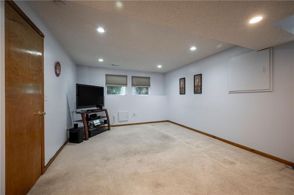 212 Breezeway Lane Property Photo 15