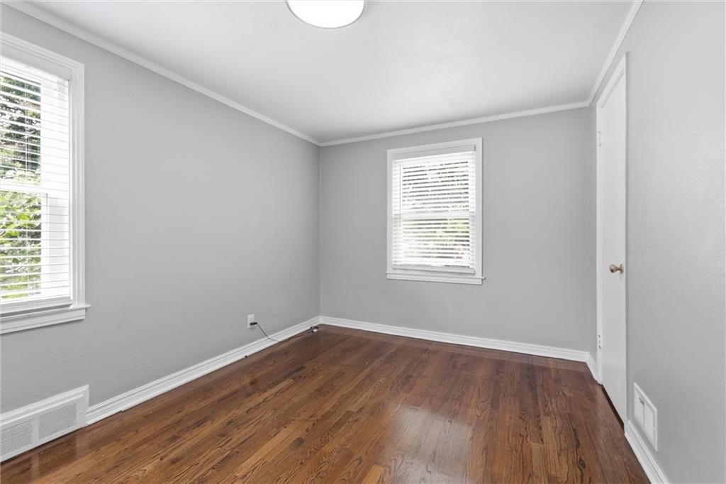 8004 Holmes Road Property Photo 22