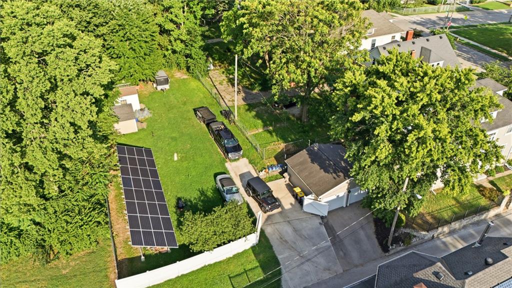 3300 E 10th Street Property Photo 53