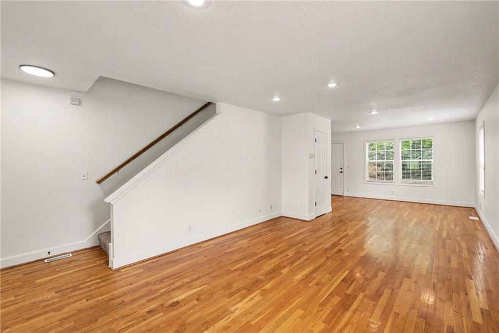 1112 E 81st Street Property Photo 5
