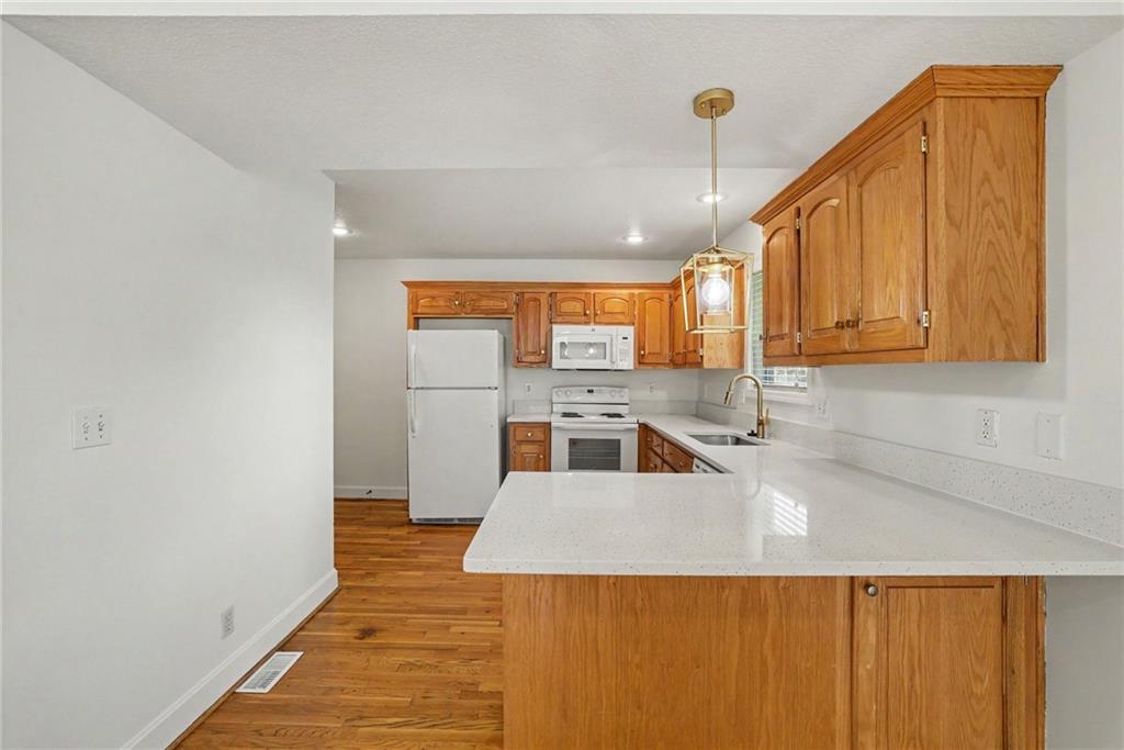 1112 E 81st Street Property Photo 8