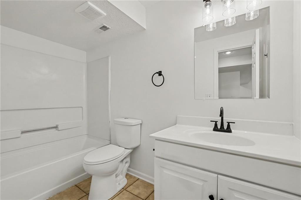 1112 E 81st Street Property Photo 9