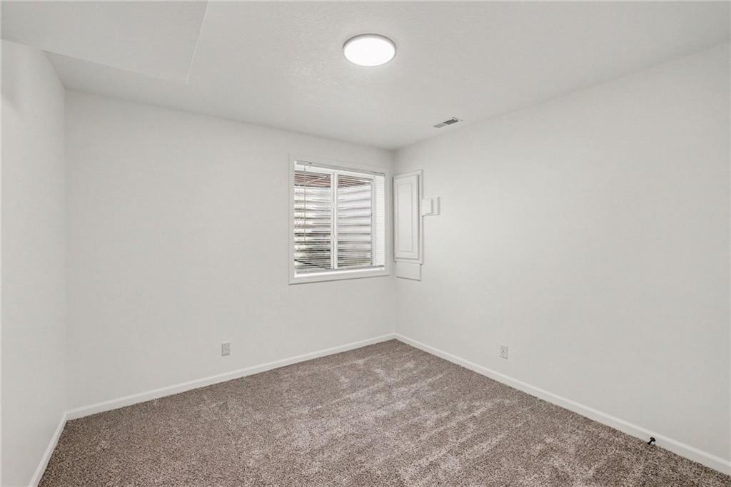 1112 E 81st Street Property Photo 10