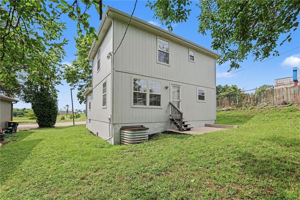 1112 E 81st Street Property Photo 21