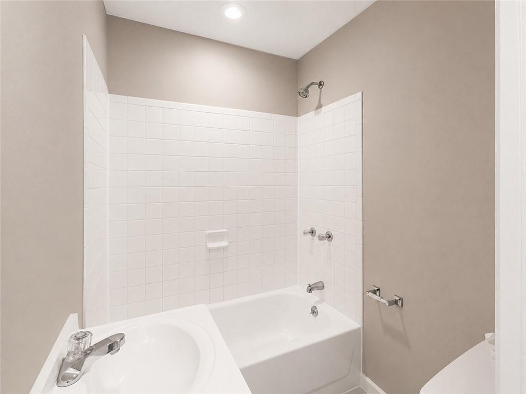 6307 E 154th Terrace Property Photo 14