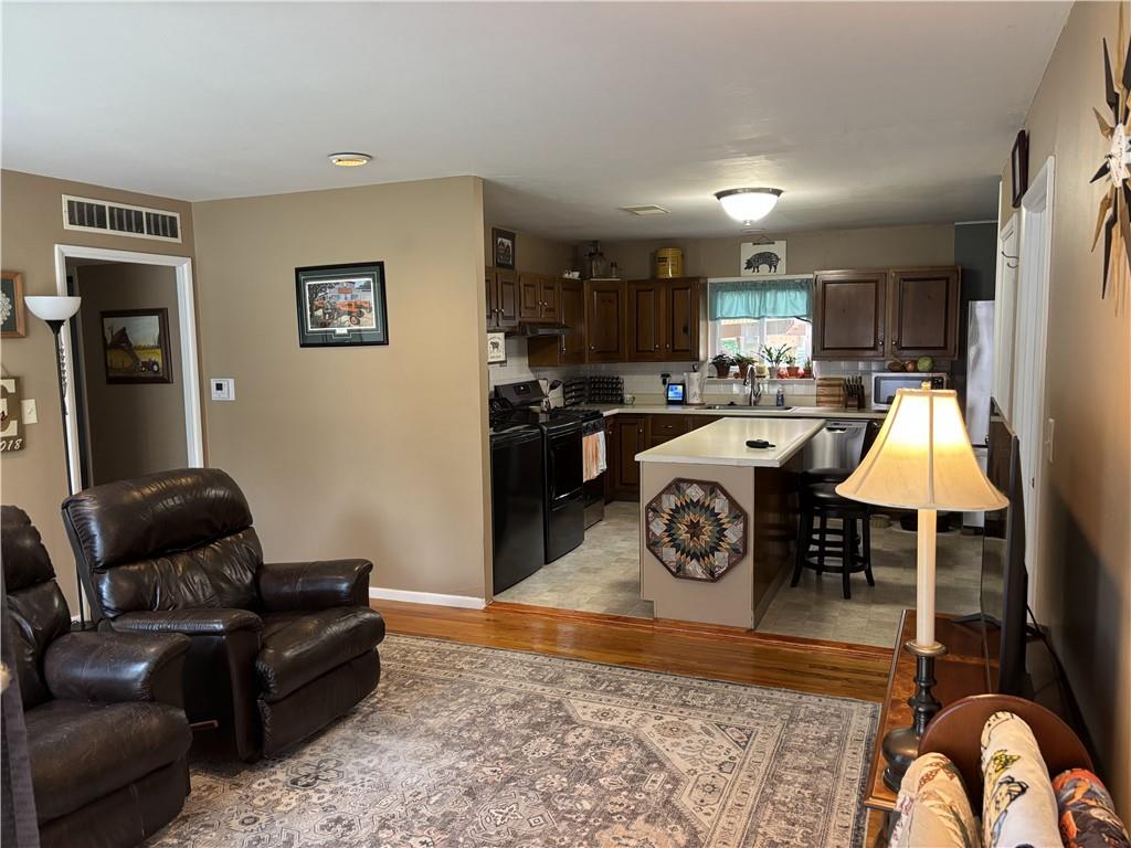 714 W Thompson Street Property Photo 2