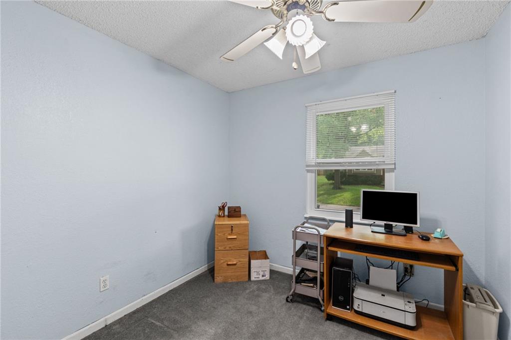 1905 S Speas Drive Property Photo 12