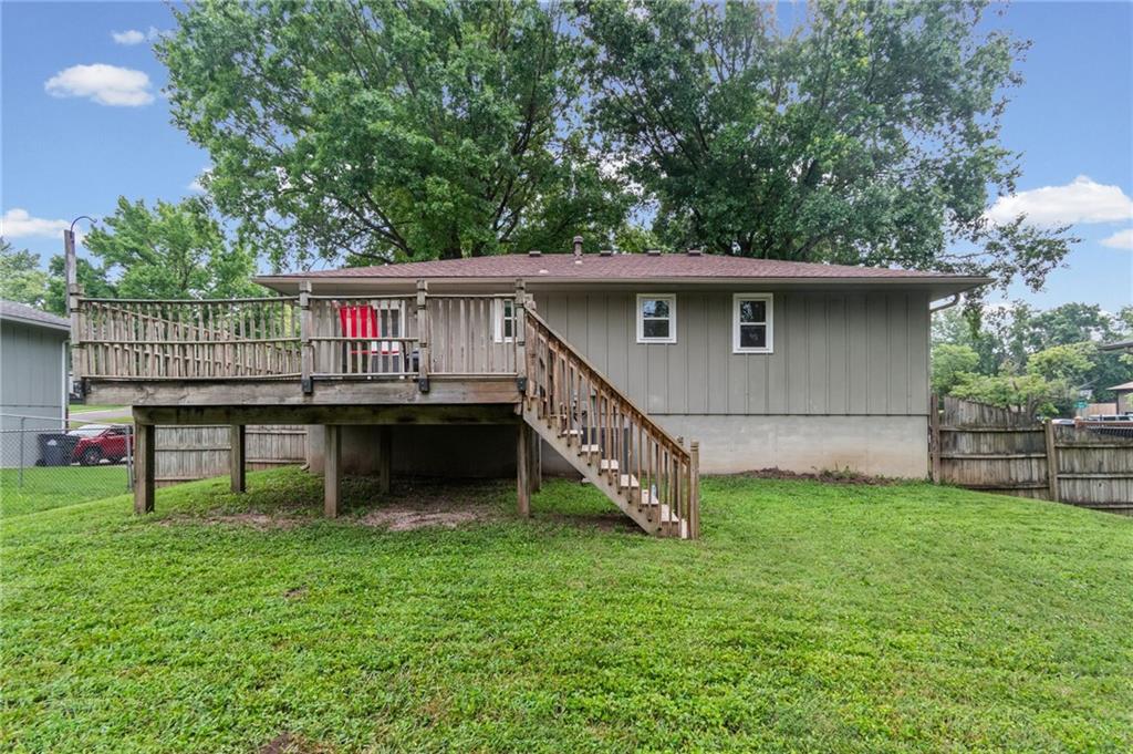 1905 S Speas Drive Property Photo 28