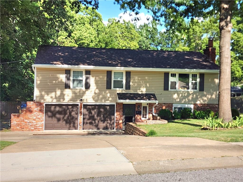5819 Perry Lane