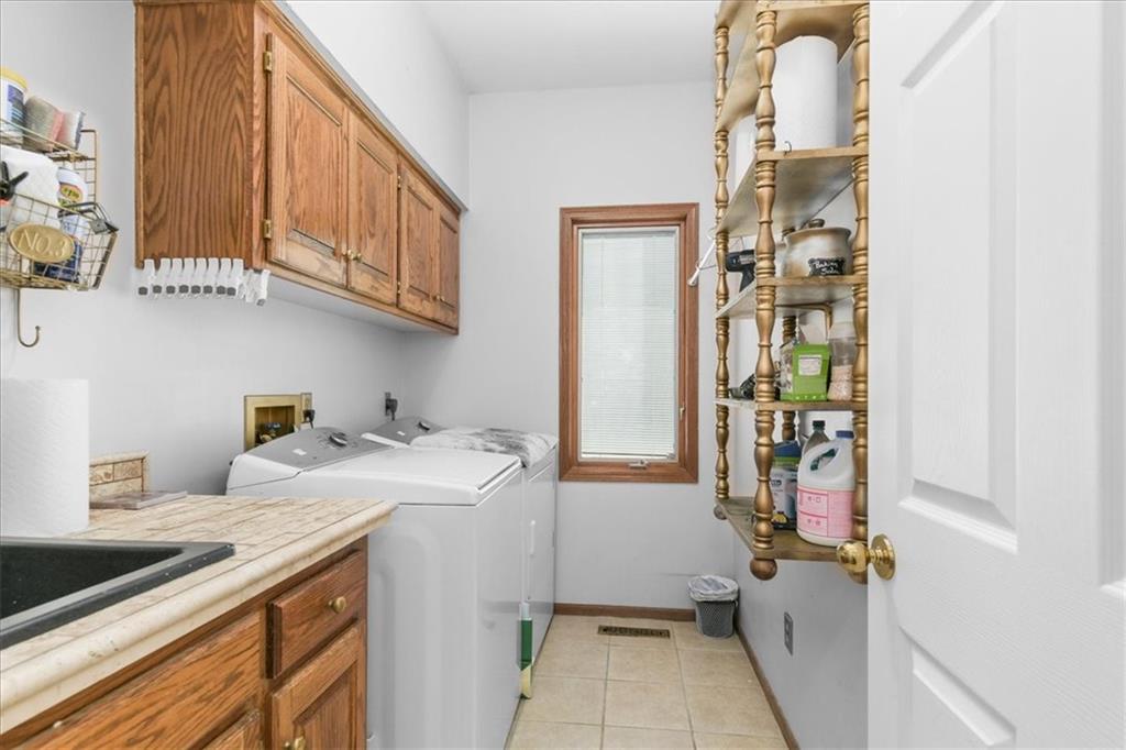 2525 Se Nottingham Drive Property Photo 11