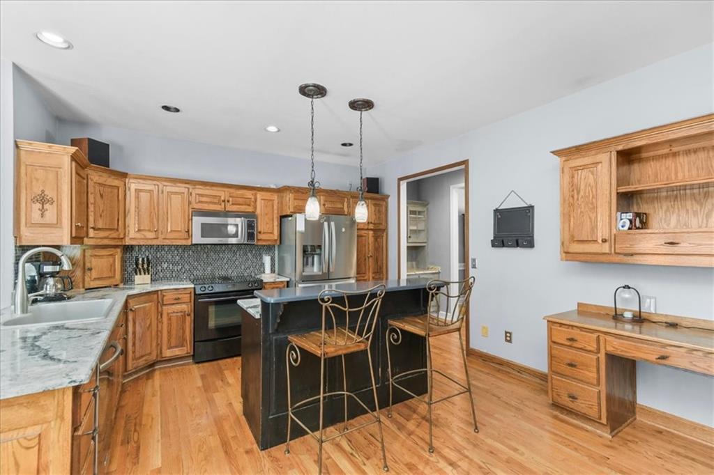 2525 Se Nottingham Drive Property Photo 17