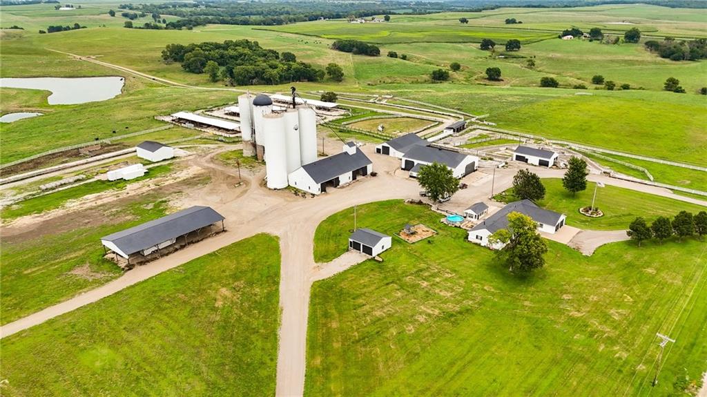 198 N 1250 Road Property Photo 10
