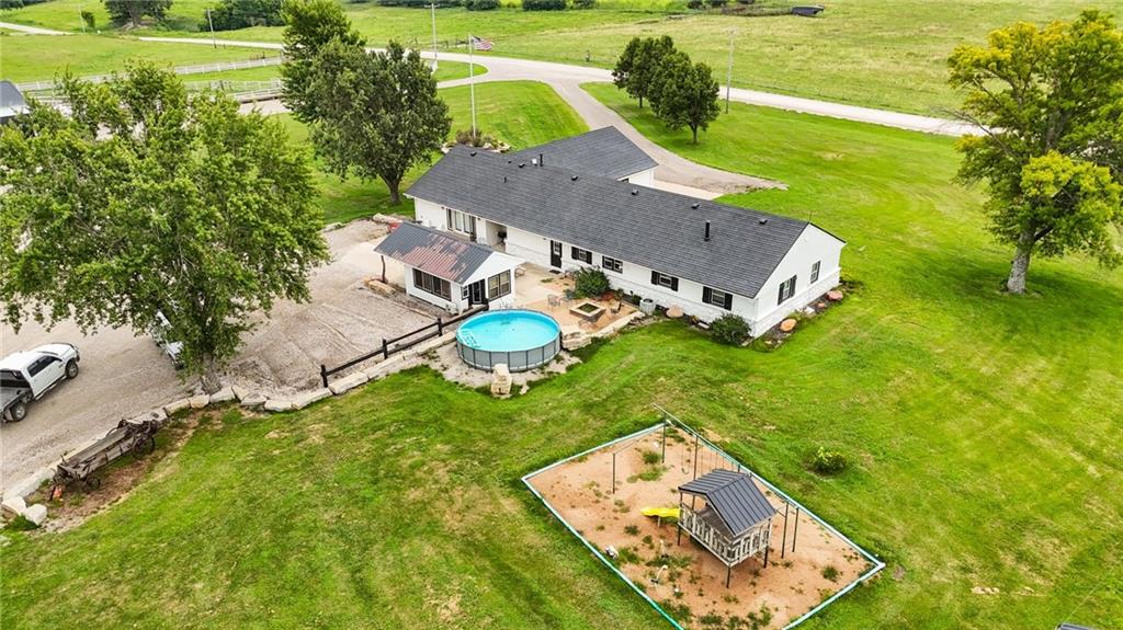 198 N 1250 Road Property Photo 25