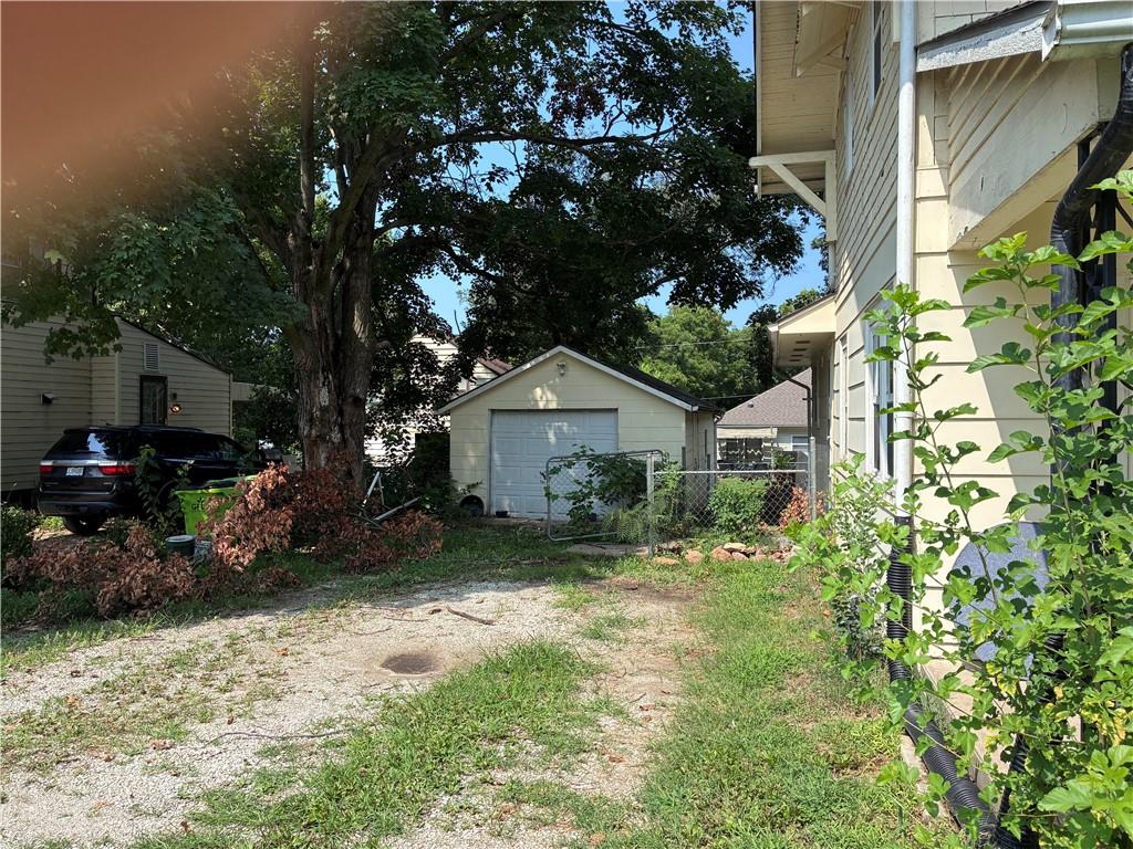 1104 S Independence N/a Property Photo 4