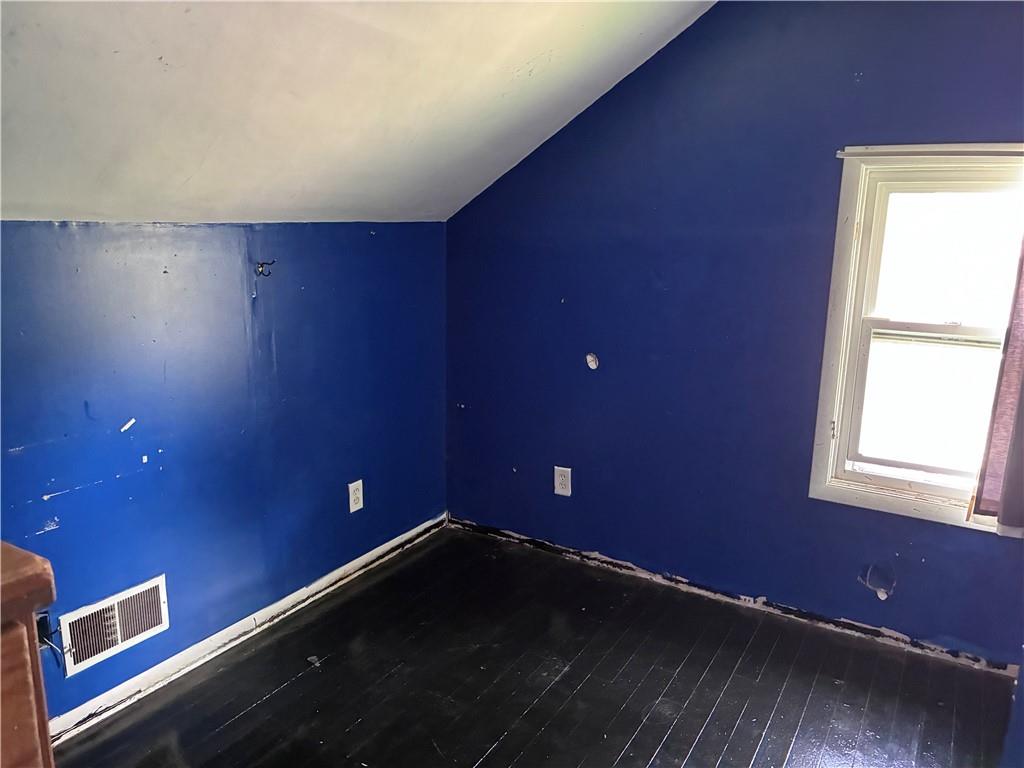 1104 S Independence N/a Property Photo 19