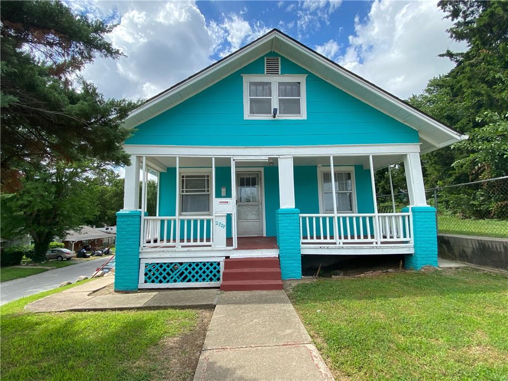 2701 Parallel Avenue Property Photo 1