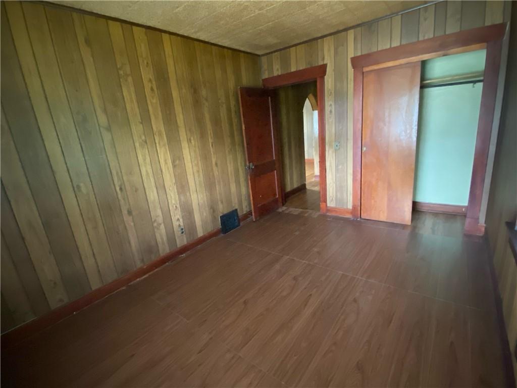 2701 Parallel Avenue Property Photo 5