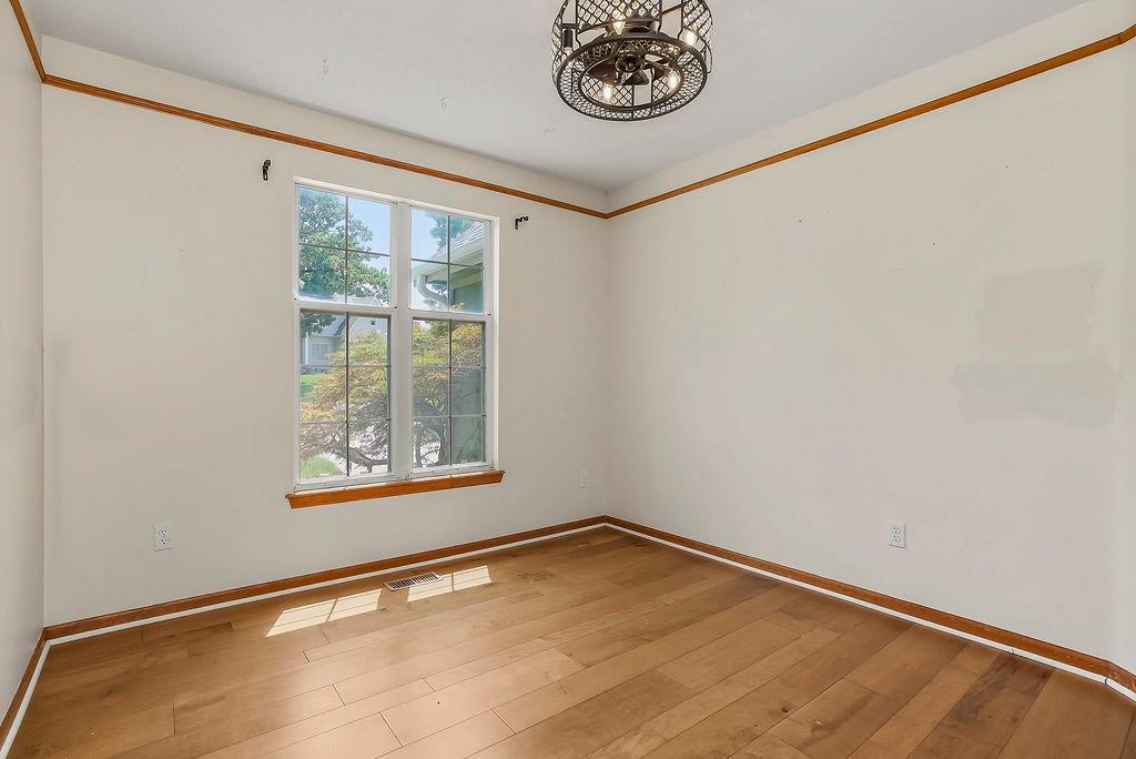 1704 Hunter Drive Property Photo 3