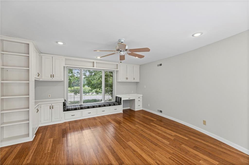 437 W 66th Terrace Property Photo 6