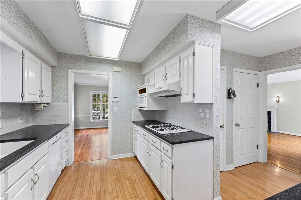 437 W 66th Terrace Property Photo 12