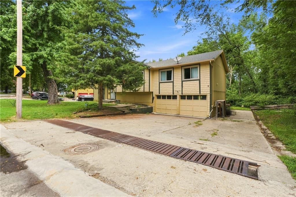 6212 E Red Bridge Road Property Photo 2